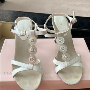 Bandolino white summer sandal.